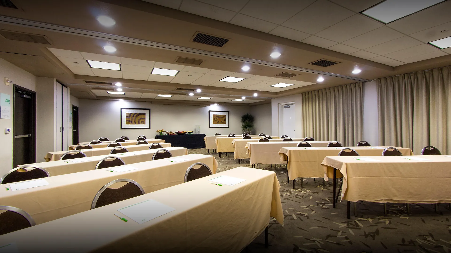 Holiday Inn Scottsdale North- Airpark By Ihg 3*,